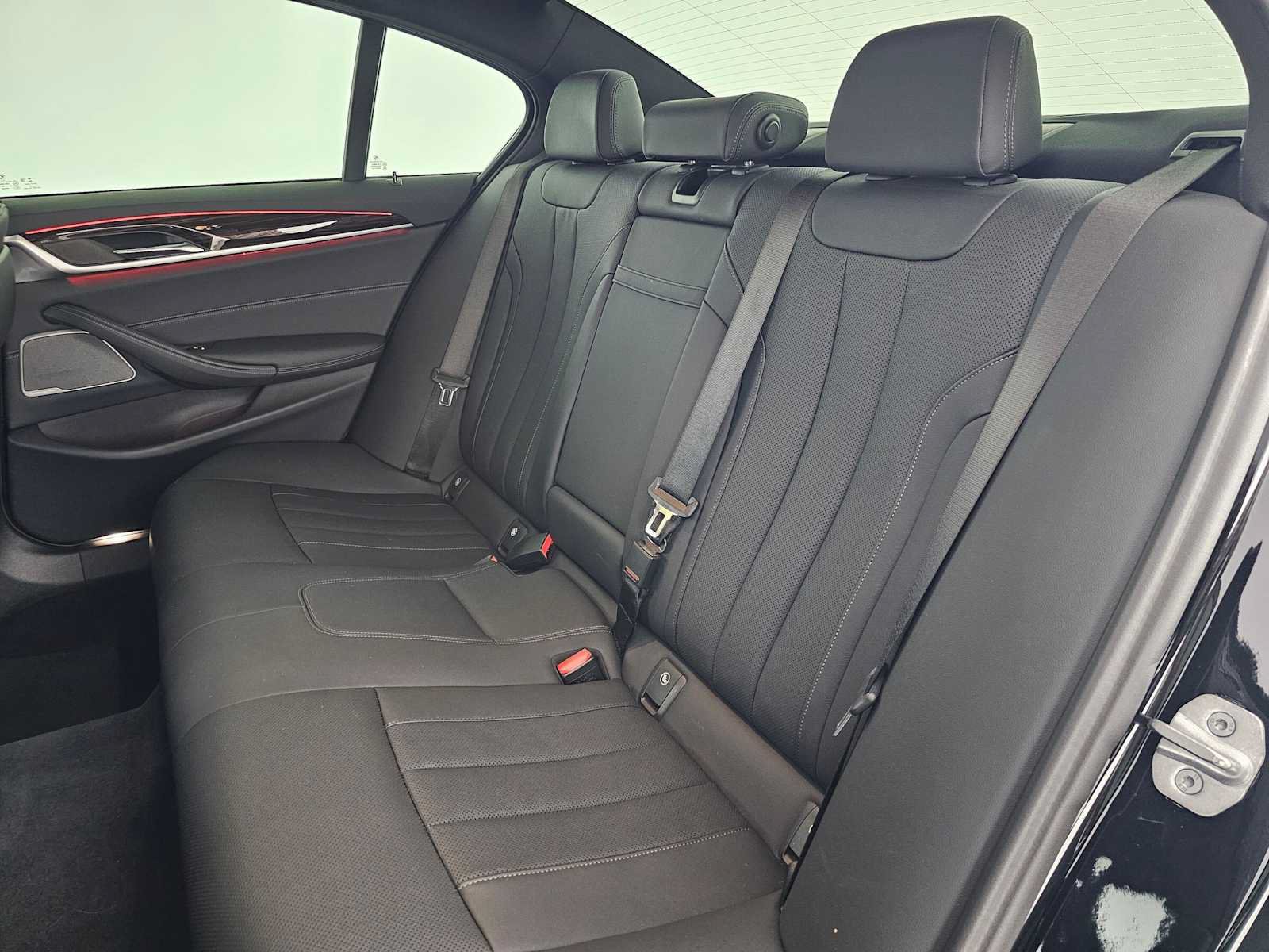 Used 2023 BMW 530e w/ Premium Package RWD image 17