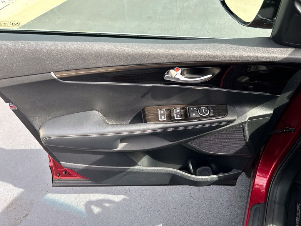 Used 2020 Kia Sorento AWD V6 image 14