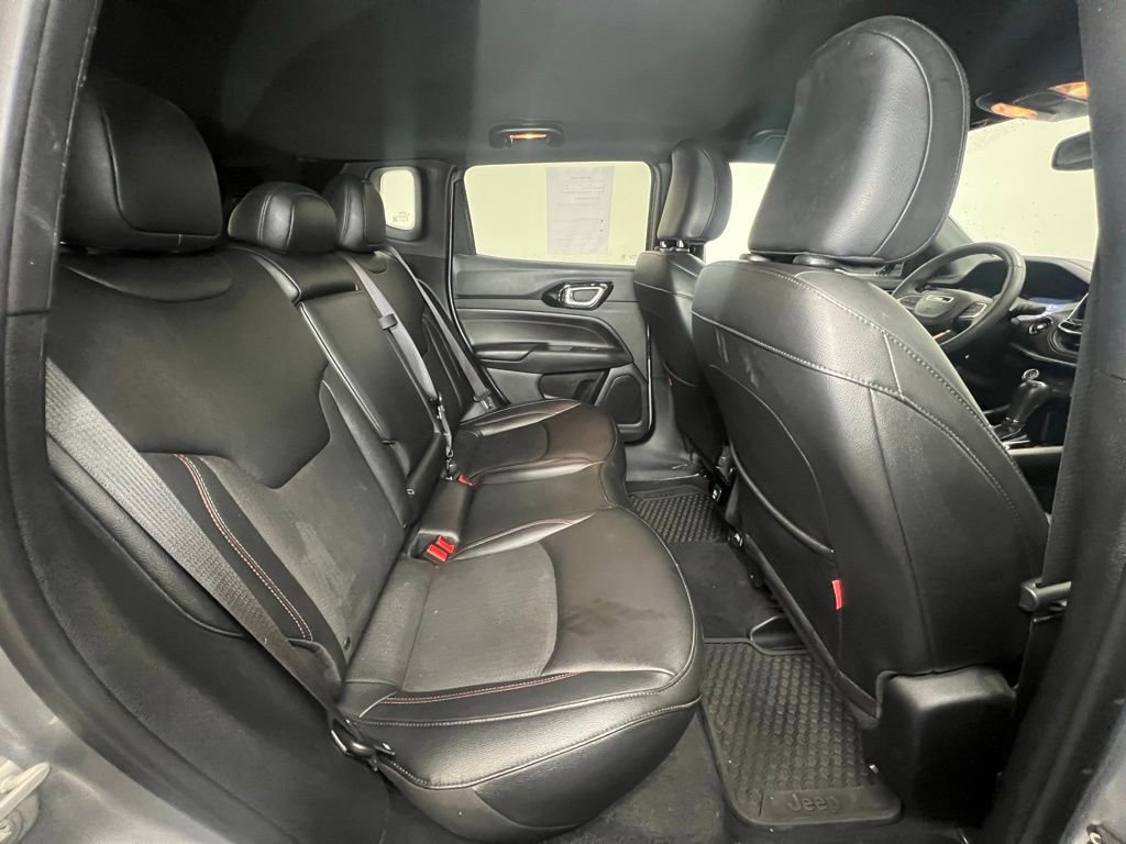 Used 2024 Jeep Compass Trailhawk image 8