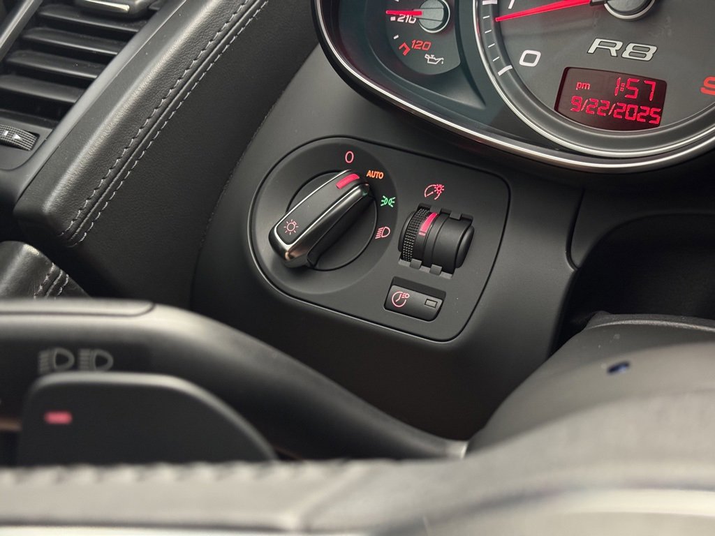 Used 2008 Audi R8 V8 image 16