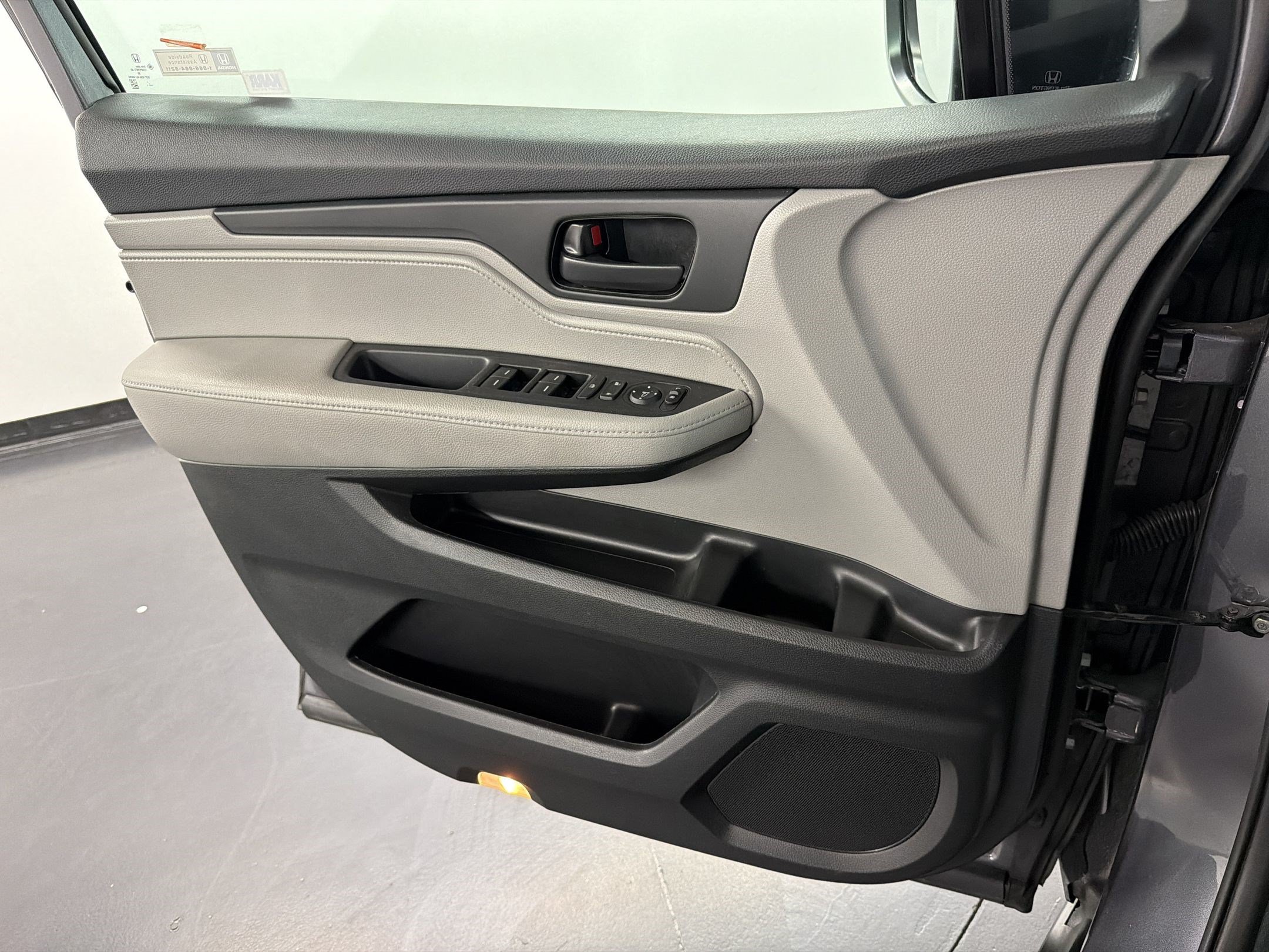 Certified 2024 Honda Odyssey EX image 21