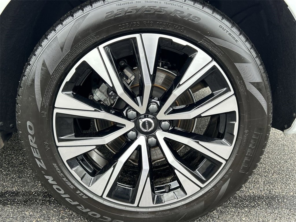Certified 2023 Volvo XC60 B5 Plus w/ Climate Package image 11