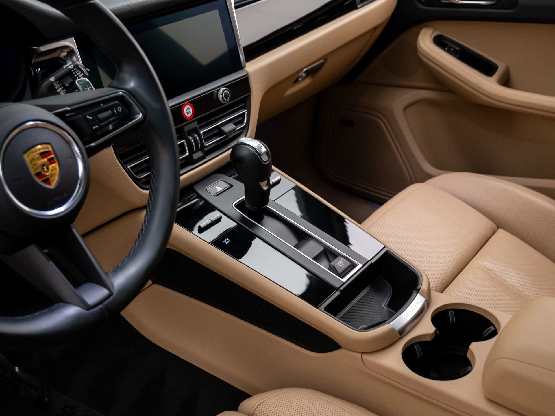 Certified 2023 Porsche Macan S image 13