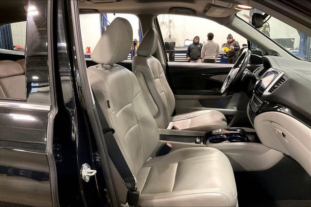 Used 2016 Honda Pilot Touring image 7