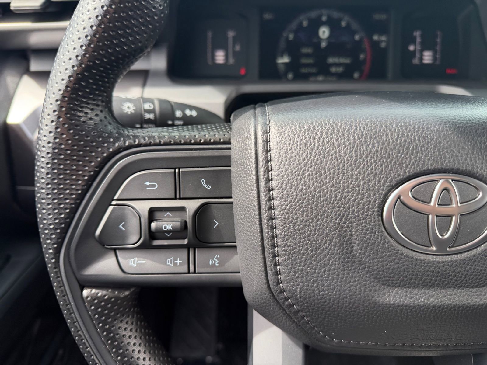 Certified 2025 Toyota Tacoma SR5 RWD image 21