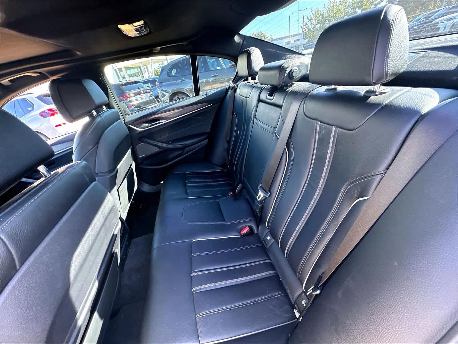 Used 2018 BMW 540i w/ M Sport Package RWD image 23