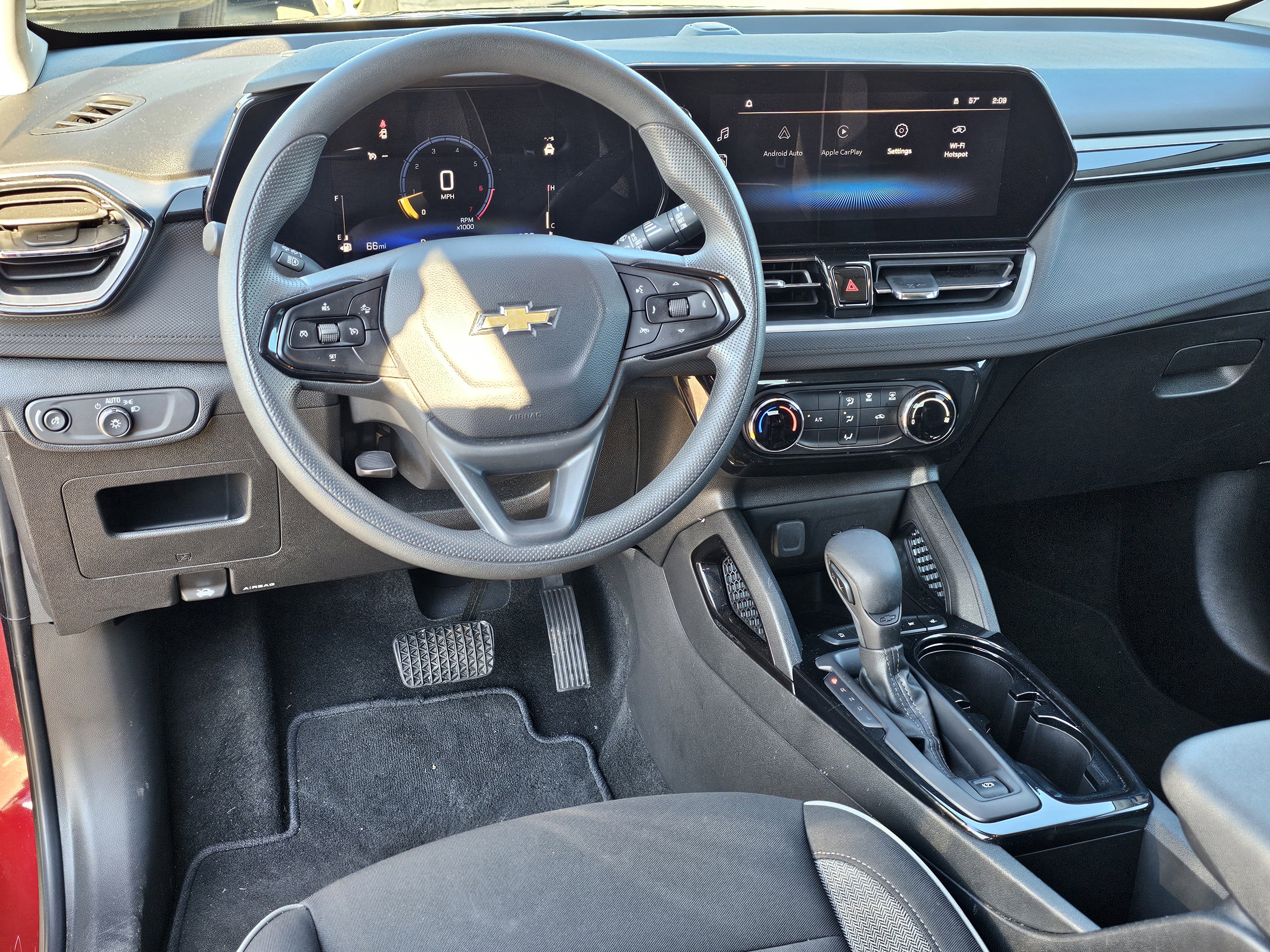 Used 2025 Chevrolet TrailBlazer LT image 33