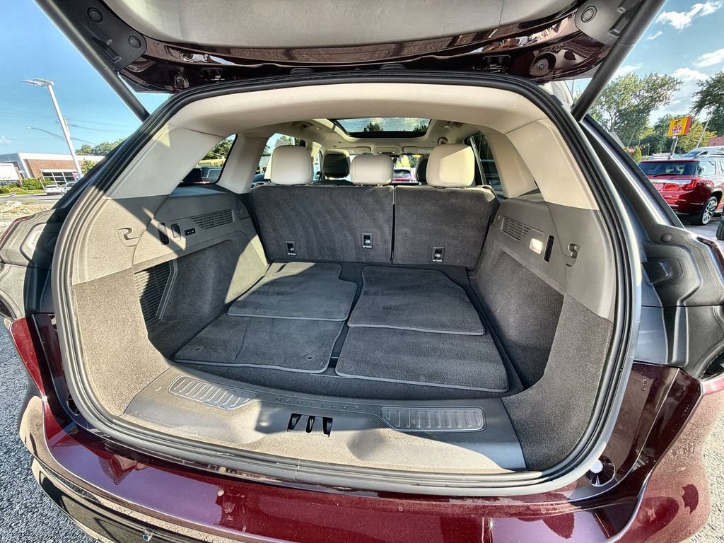 Used 2024 Lincoln Nautilus Premier w/ Equipment Group 102A AWD/4WD image 21