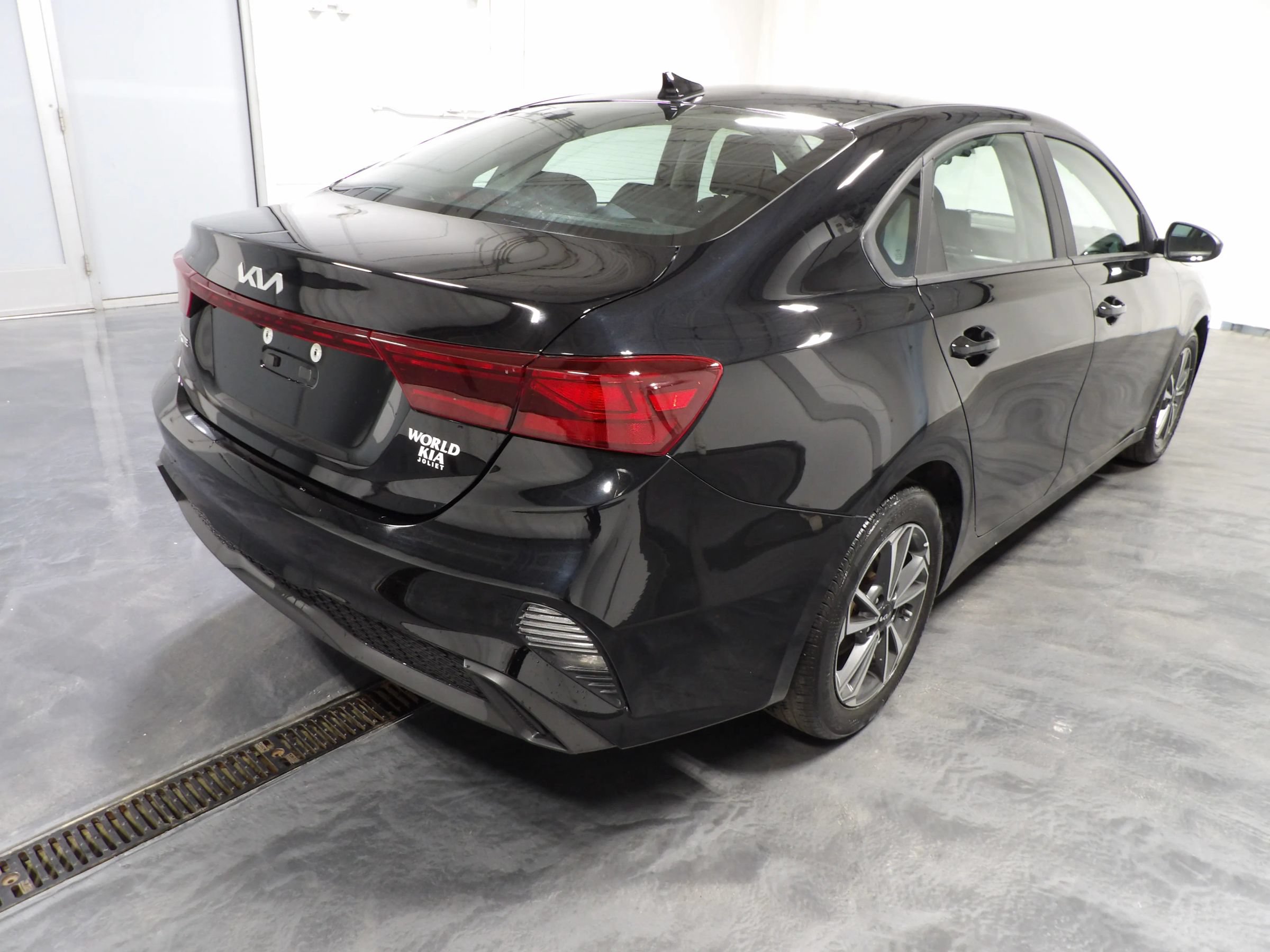Used 2024 Kia Forte LXS FWD image 4