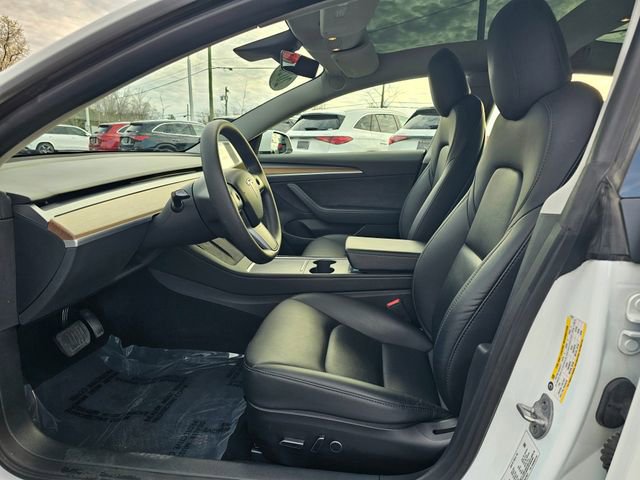 Used 2023 Tesla Model 3 Standard Range image 17