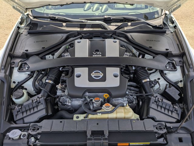Used 2019 Nissan 370Z Coupe w/ Z34 Heritage Edition - White RWD image 20