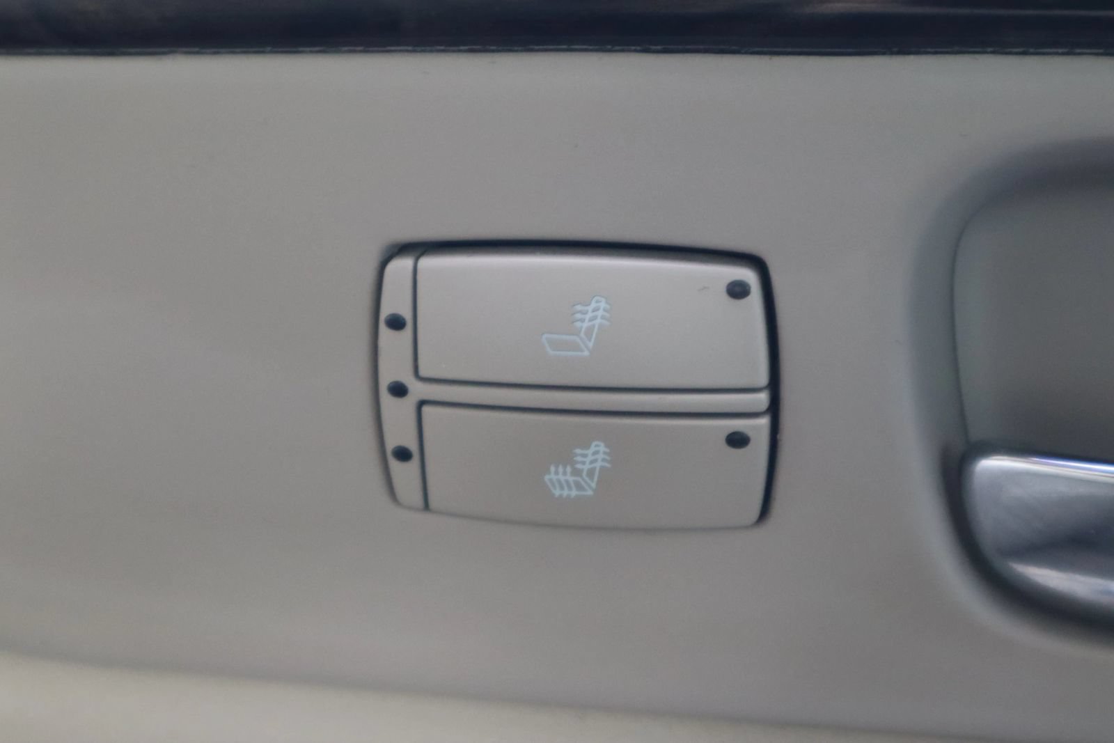 Used 2011 Cadillac DTS Luxury FWD image 29