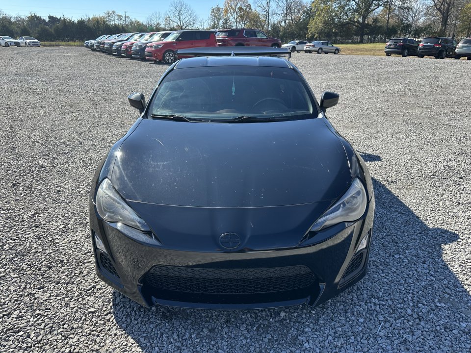 Used 2015 Scion FR-S image 2