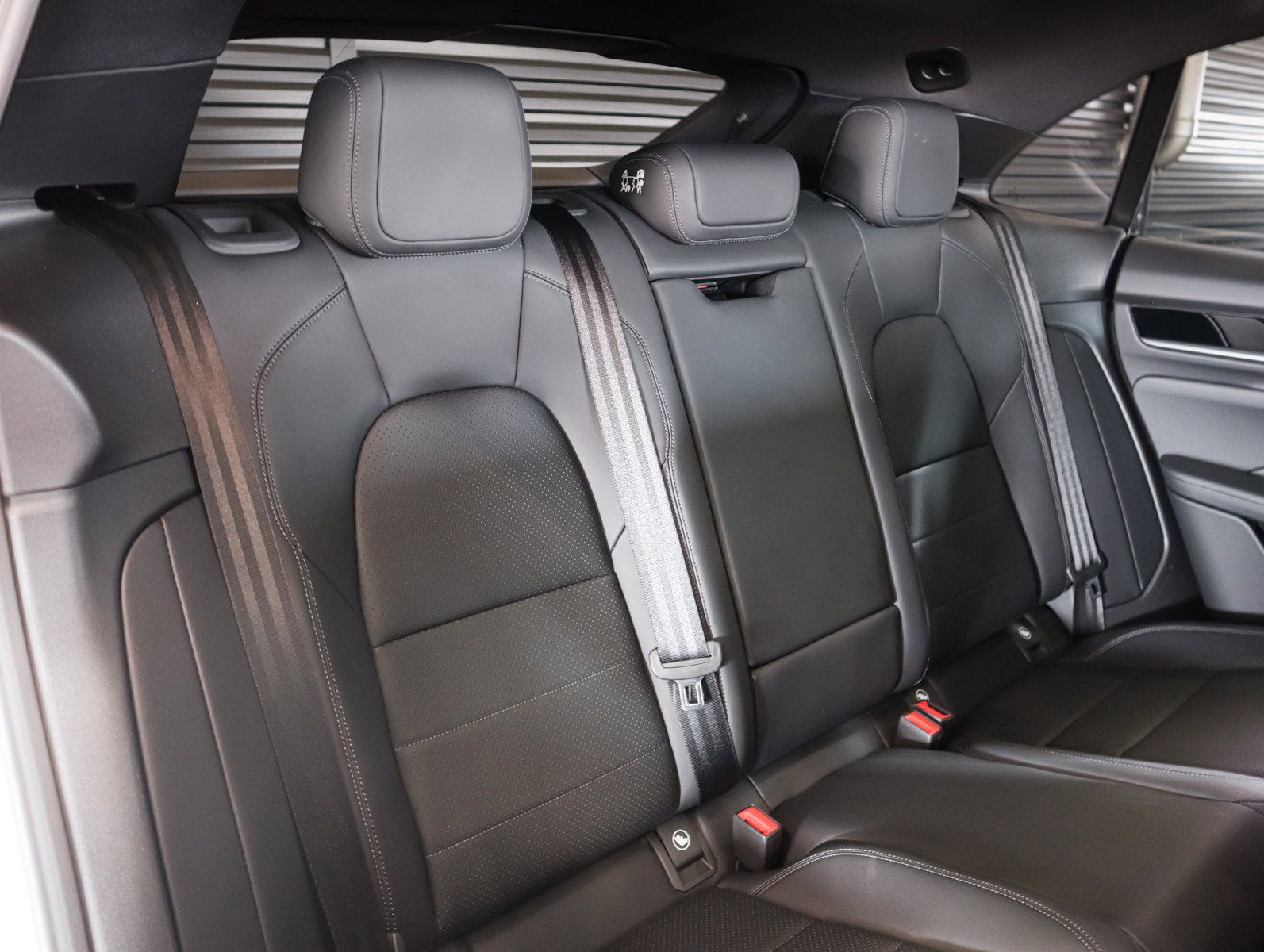 Used 2025 Porsche Macan Electric image 6