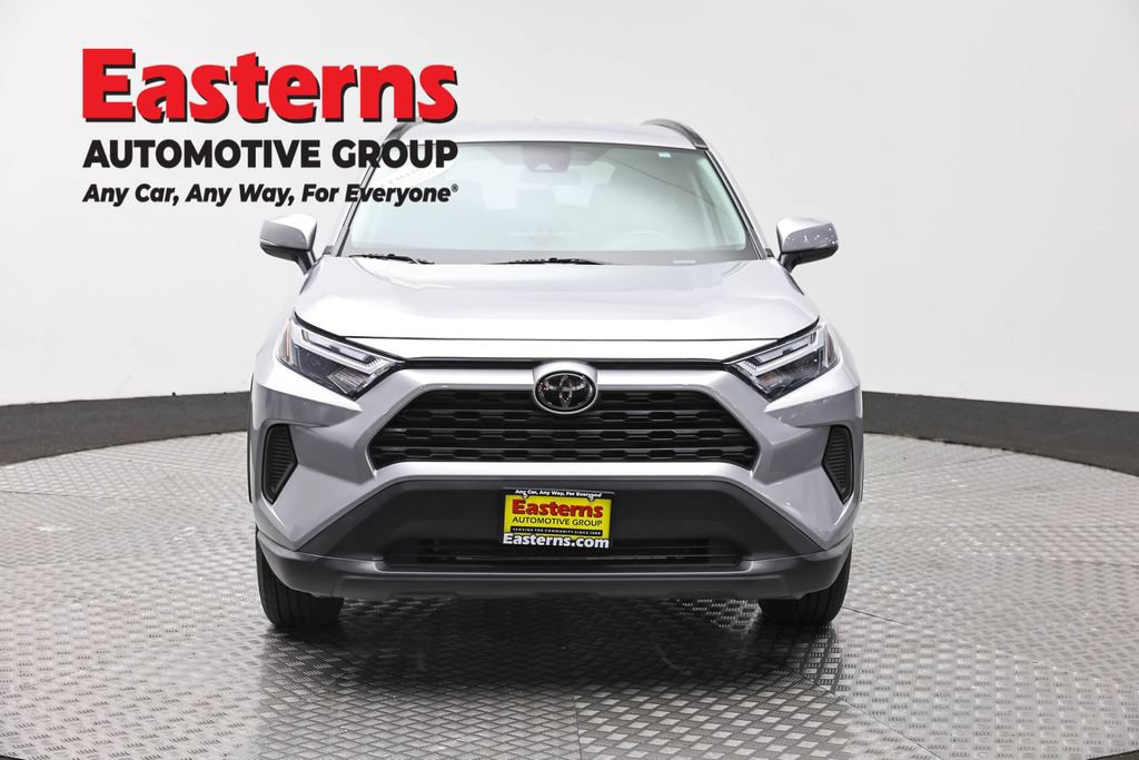 Used 2024 Toyota RAV4 XLE AWD/4WD image 2