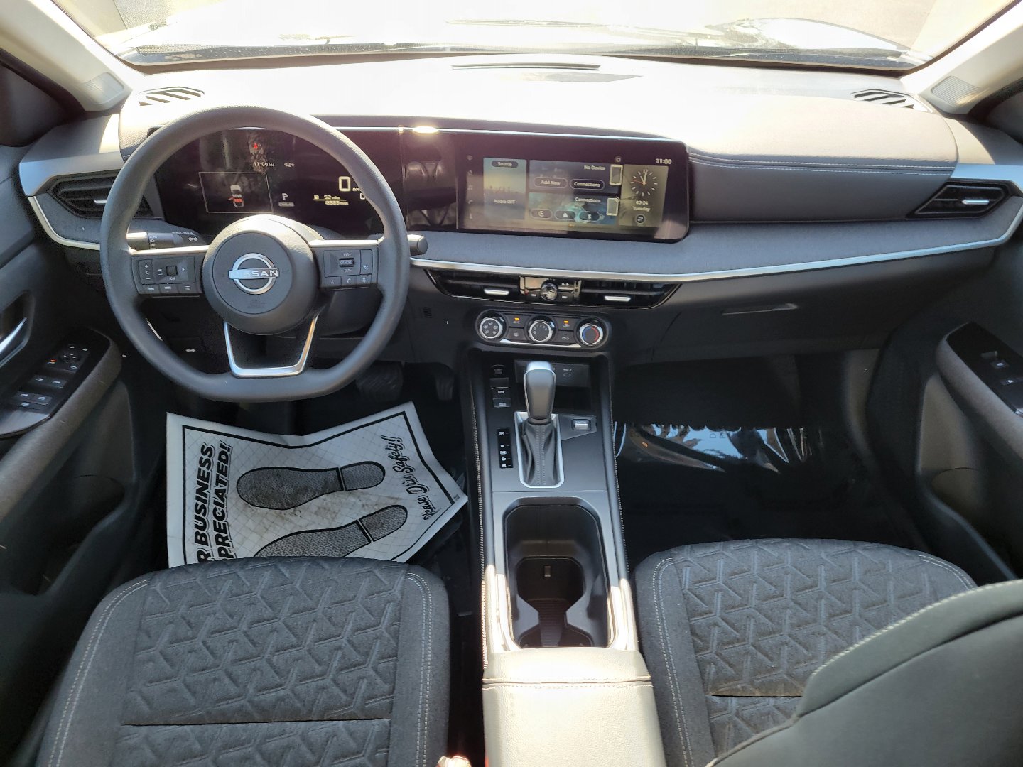 Certified 2025 Nissan Kicks SV AWD/4WD image 9