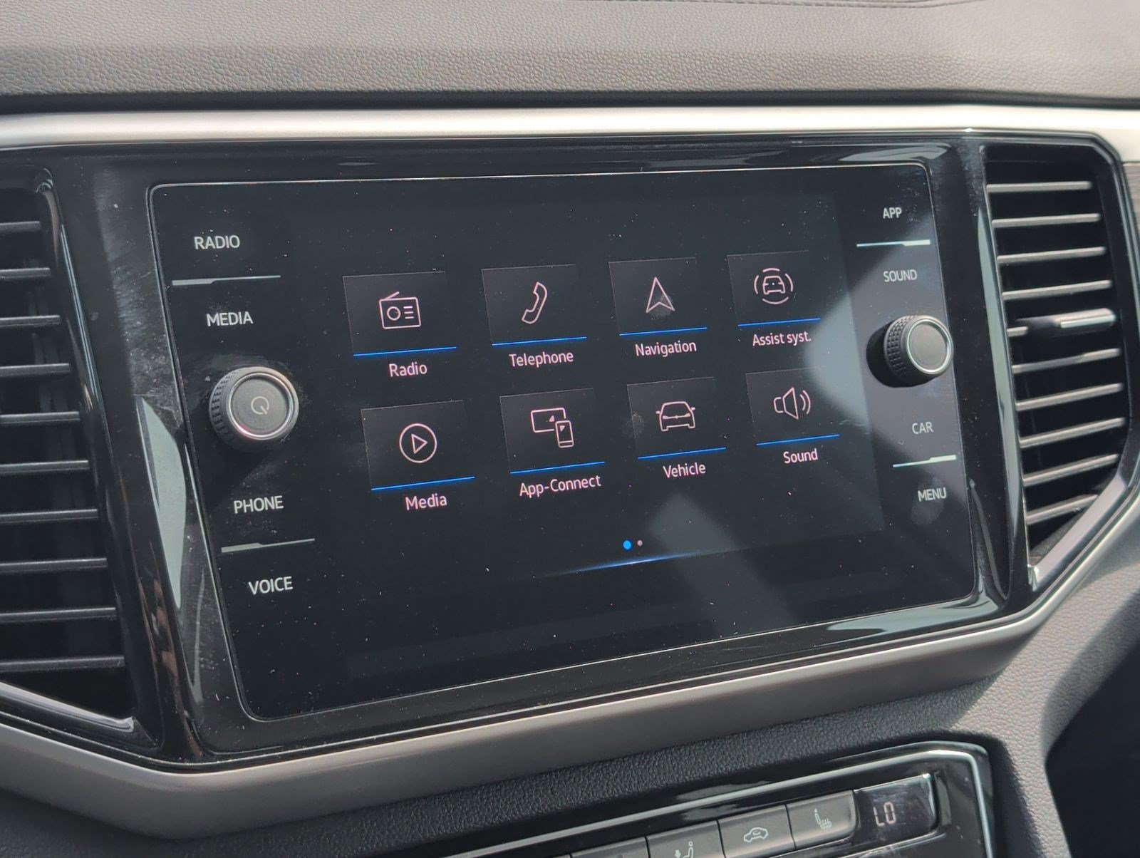 Used 2023 Volkswagen Atlas SE w/ Panoramic Sunroof Package FWD image 18