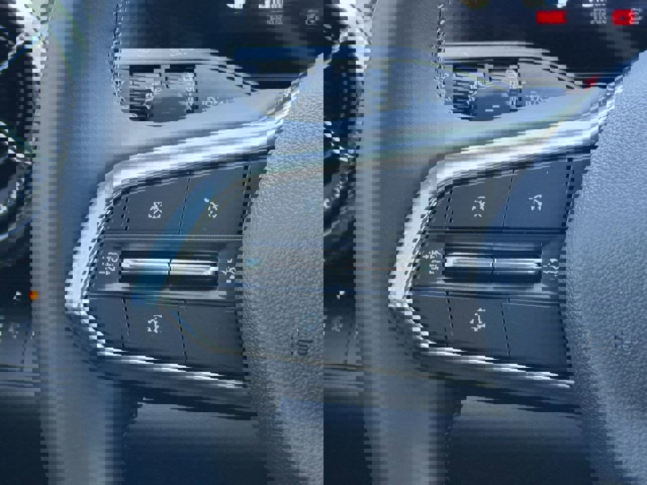 New 2026 Chevrolet Equinox LT image 12