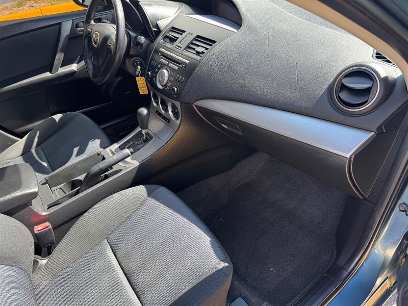 Used 2010 MAZDA MAZDA3 i Touring FWD image 24