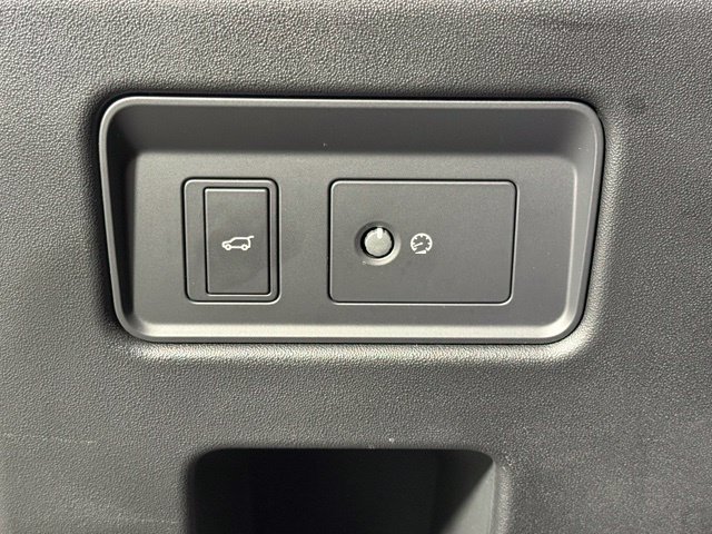 Used 2025 Land Rover Discovery Dynamic SE AWD/4WD image 31