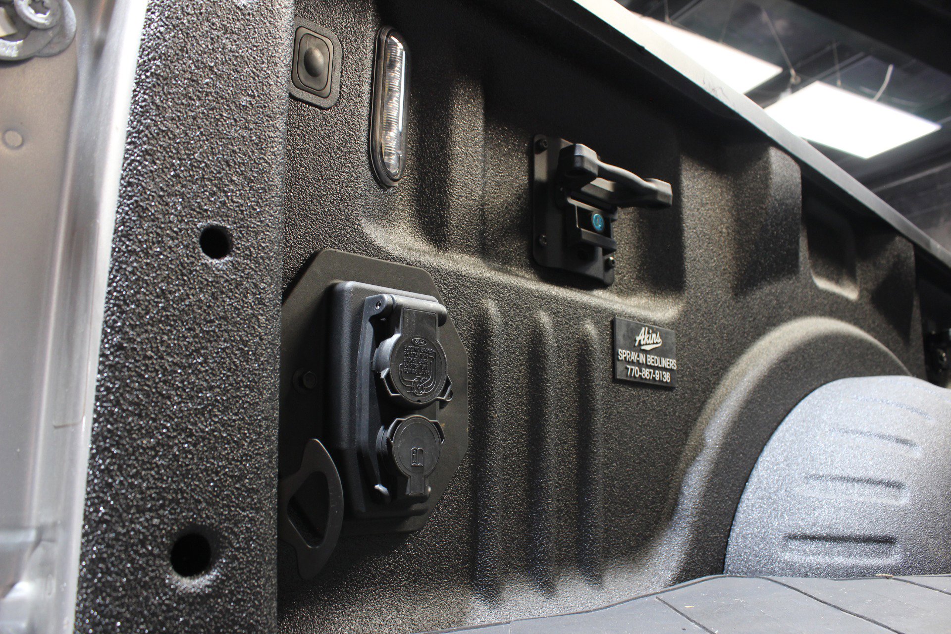 Used 2024 Ford F250 Lariat w/ Lariat Ultimate Package image 11