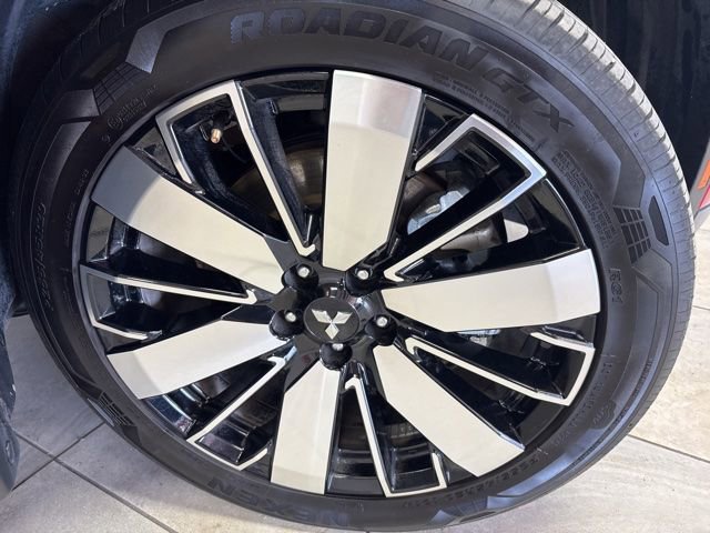 Used 2025 Mitsubishi Outlander SE FWD image 20