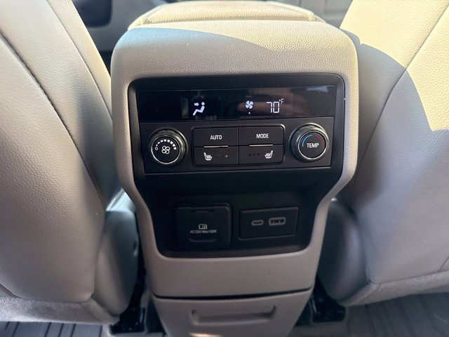 Used 2023 GMC Acadia SLT w/ Technology Package FWD image 13