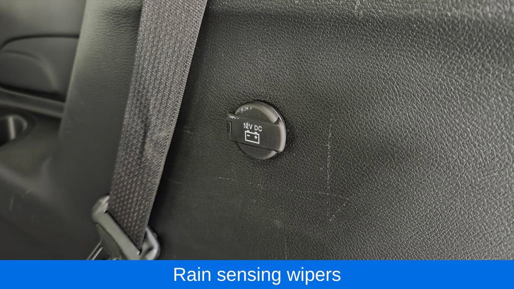 Used 2025 Chrysler Pacifica Select image 13