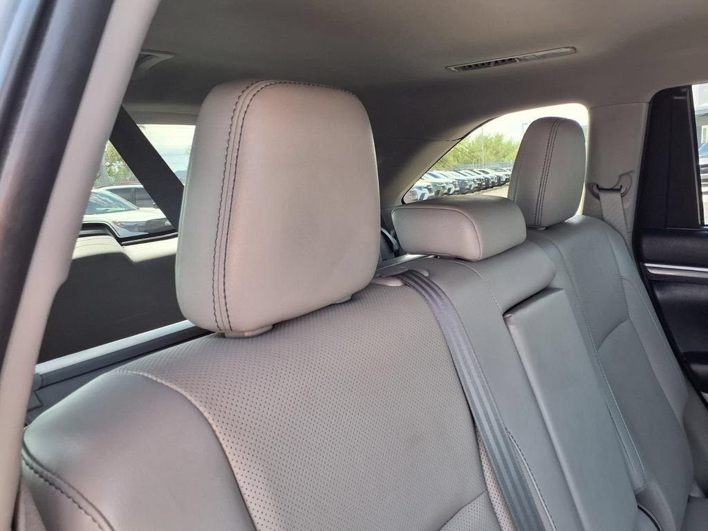 Used 2019 Toyota Highlander Limited AWD/4WD image 23