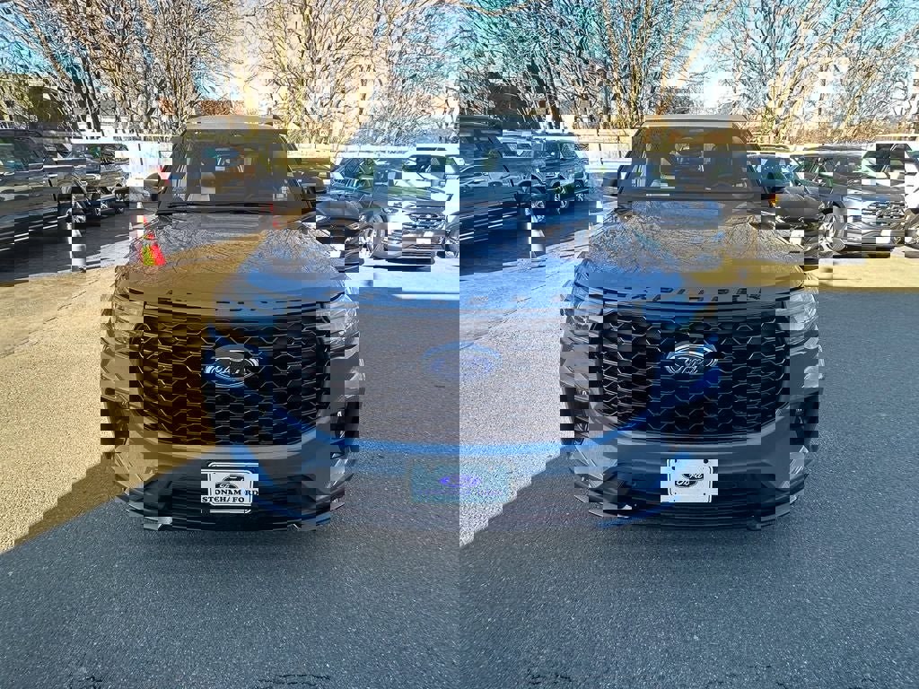 Used 2025 Ford Explorer ST-Line image 2