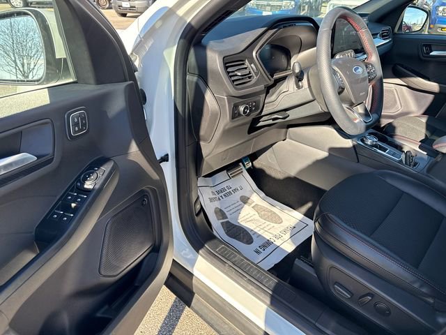Used 2024 Ford Escape ST-Line Select w/ Tech Pack #2 image 24