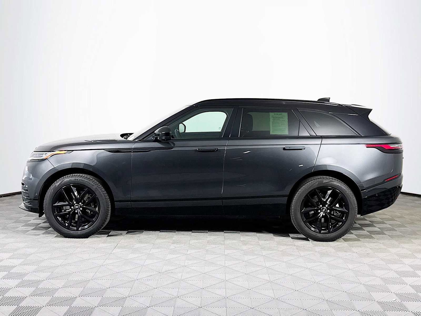Used 2025 Land Rover Range Rover Velar Dynamic SE image 8