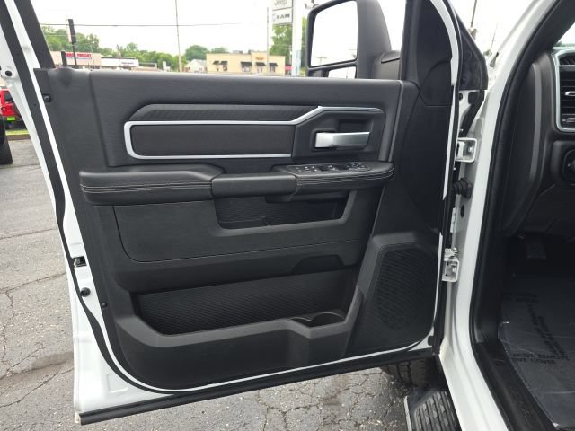 Used 2025 RAM 2500 Big Horn AWD/4WD image 10