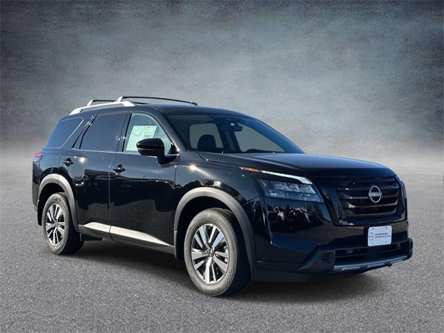 New 2025 Nissan Pathfinder SL w/ Black Appearance Package