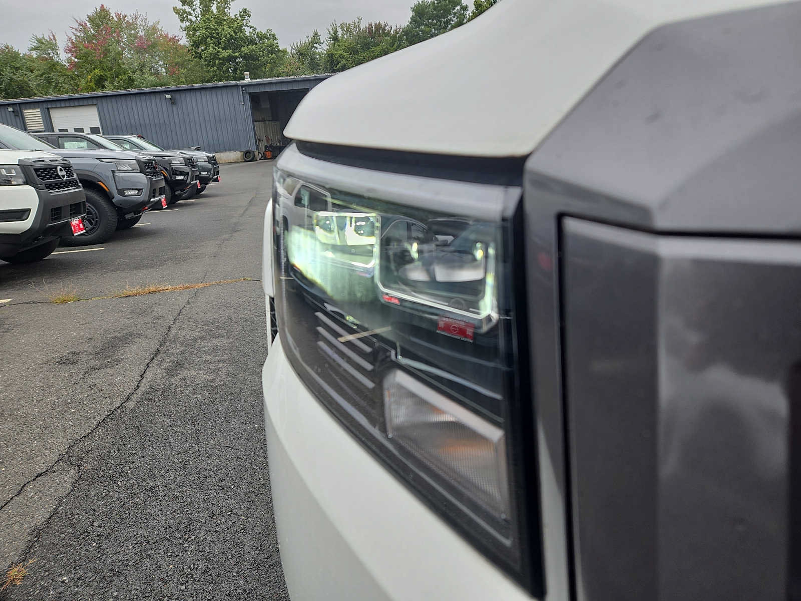New 2026 Nissan Frontier SV w/ SV Convenience Package AWD/4WD image 9