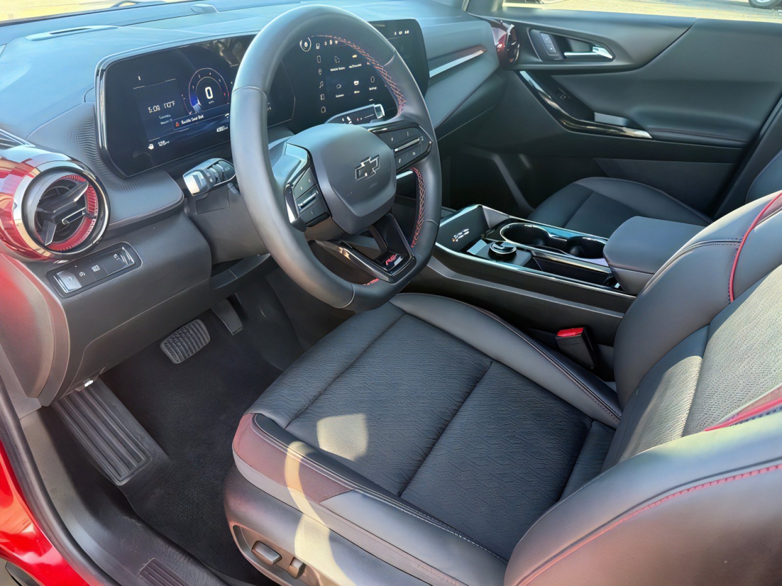Used 2025 Chevrolet Equinox RS w/ Convenience Package III image 9