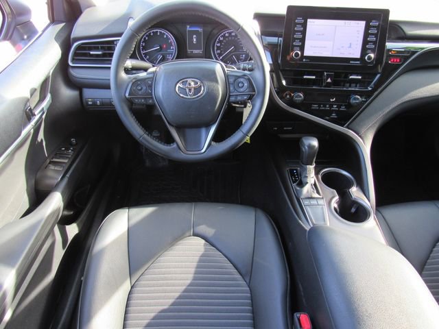 Used 2023 Toyota Camry SE image 14