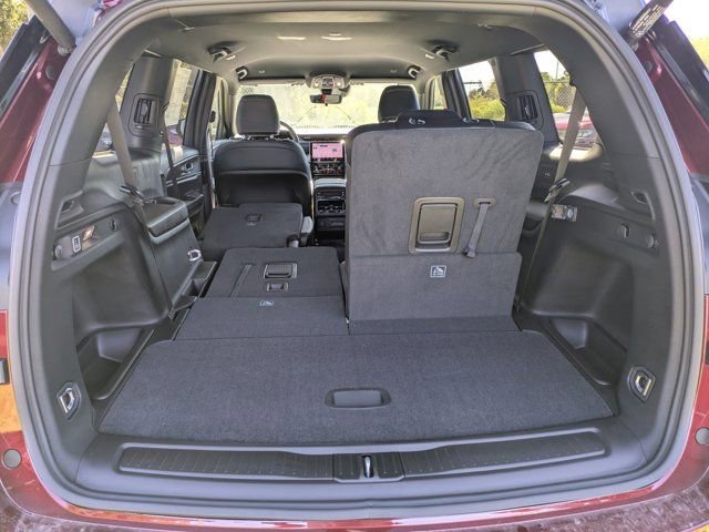 New 2025 Jeep Grand Cherokee L Limited w/ Black Appearance Package image 11