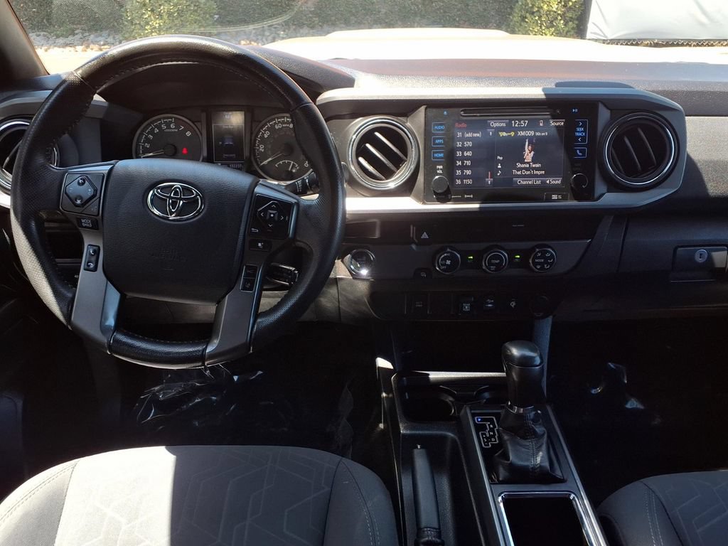 Used 2019 Toyota Tacoma TRD Sport RWD image 31