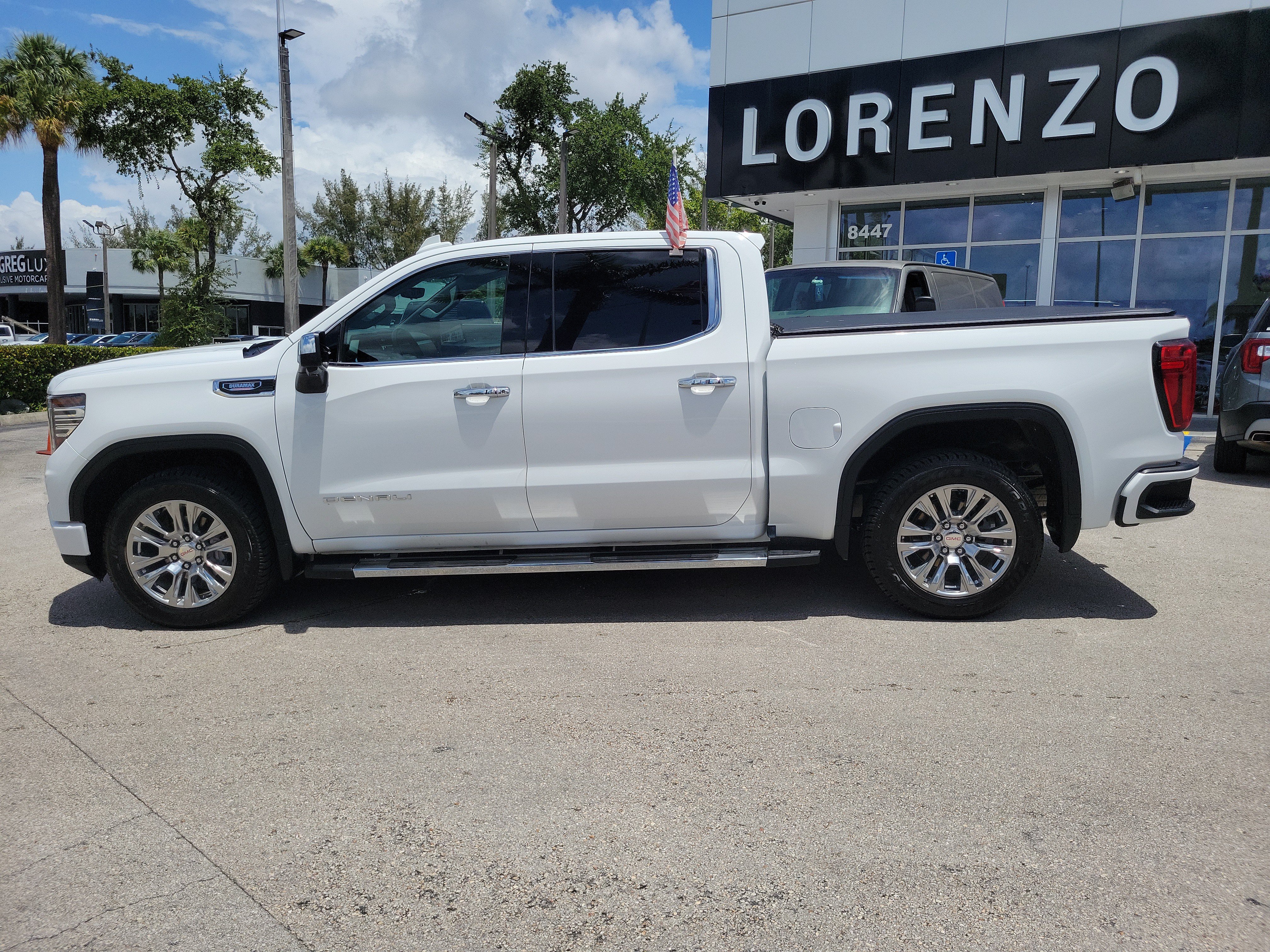 Used 2024 GMC Sierra 1500 Denali w/ Technology Package AWD/4WD image 8