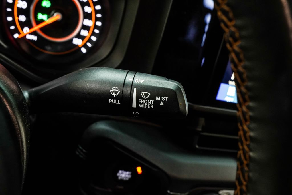 Used 2024 Jeep Gladiator Mojave AWD/4WD image 34