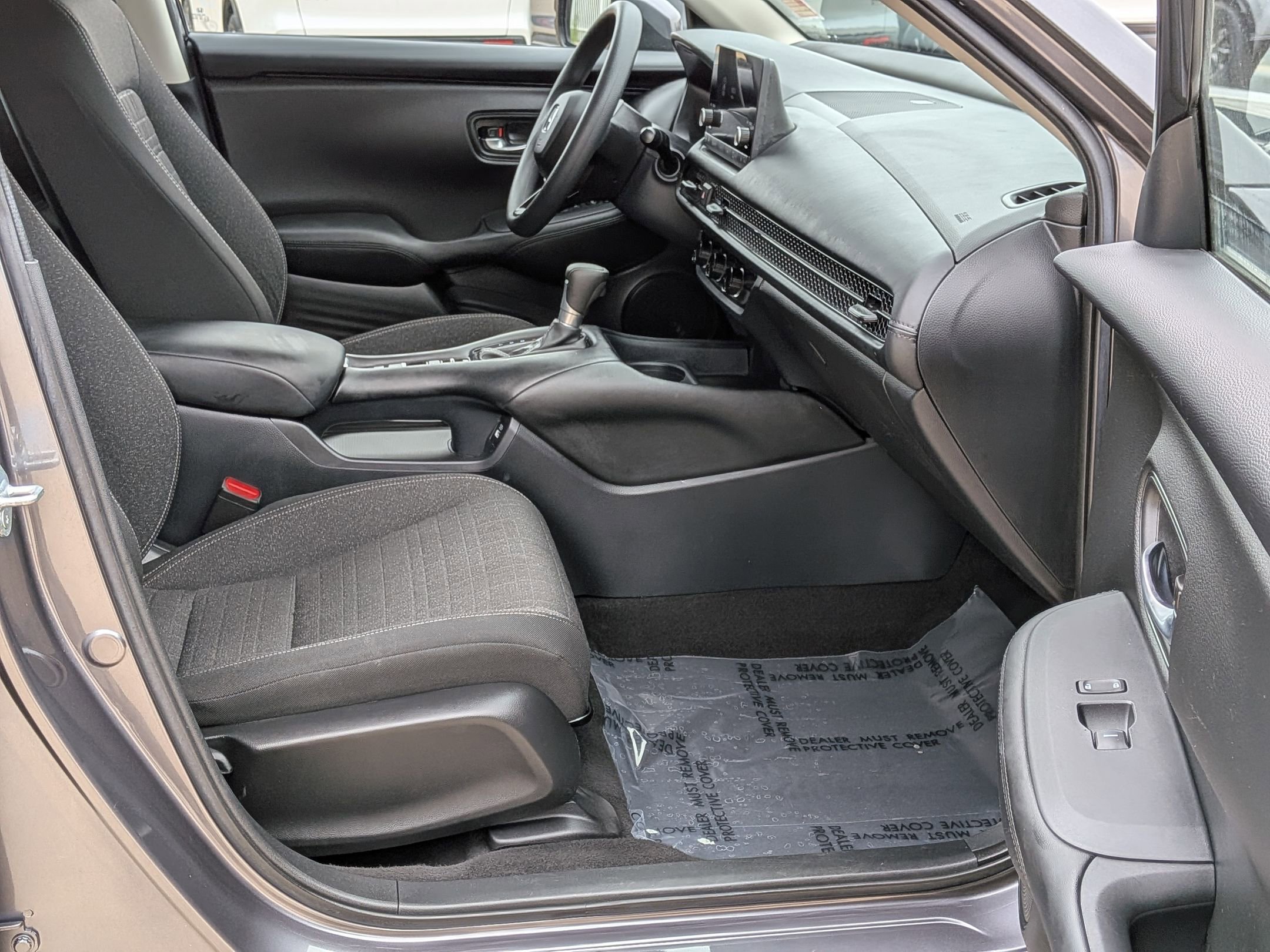 Certified 2023 Honda HR-V LX image 28