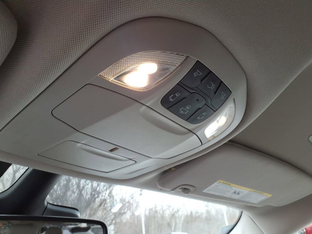 Used 2018 Chrysler Pacifica Limited w/ Advanced Safetytec Group image 21