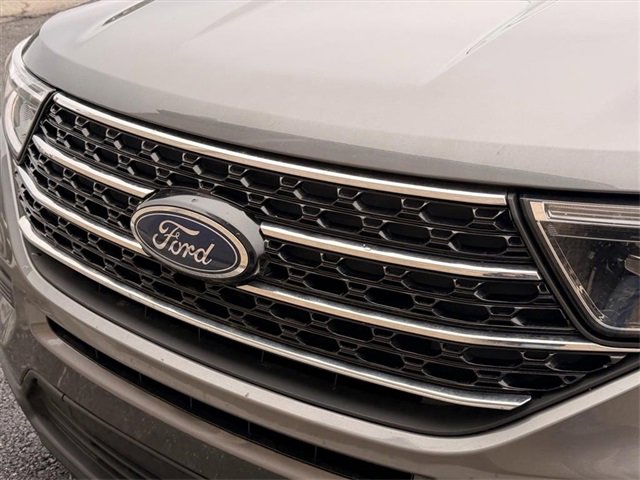 Used 2021 Ford Explorer XLT image 22