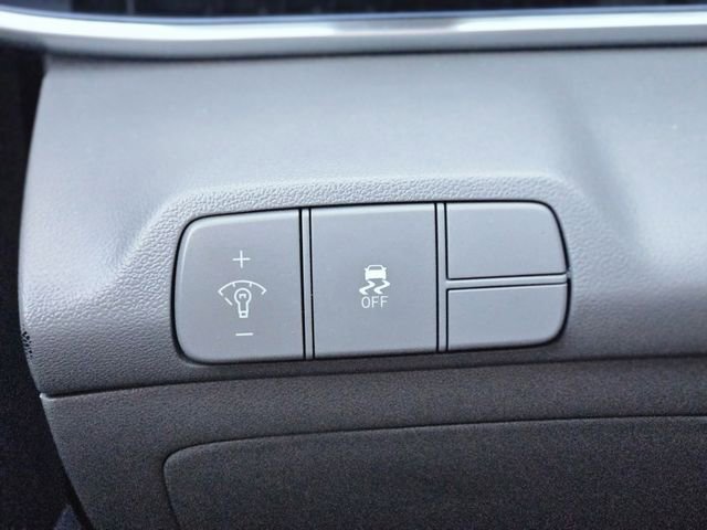 Used 2025 Hyundai Elantra SEL FWD image 20