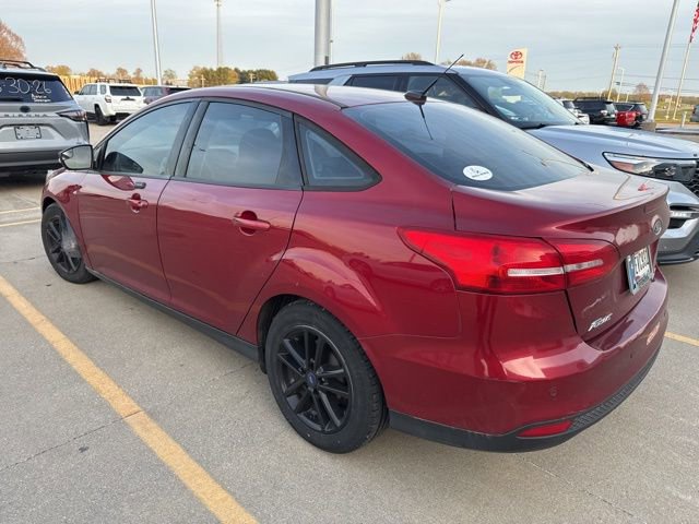 Used 2016 Ford Focus SE w/ SE Power Seat Package image 2