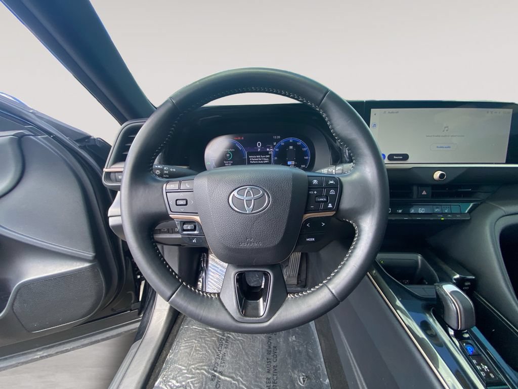 Used 2024 Toyota Crown AWD/4WD image 12