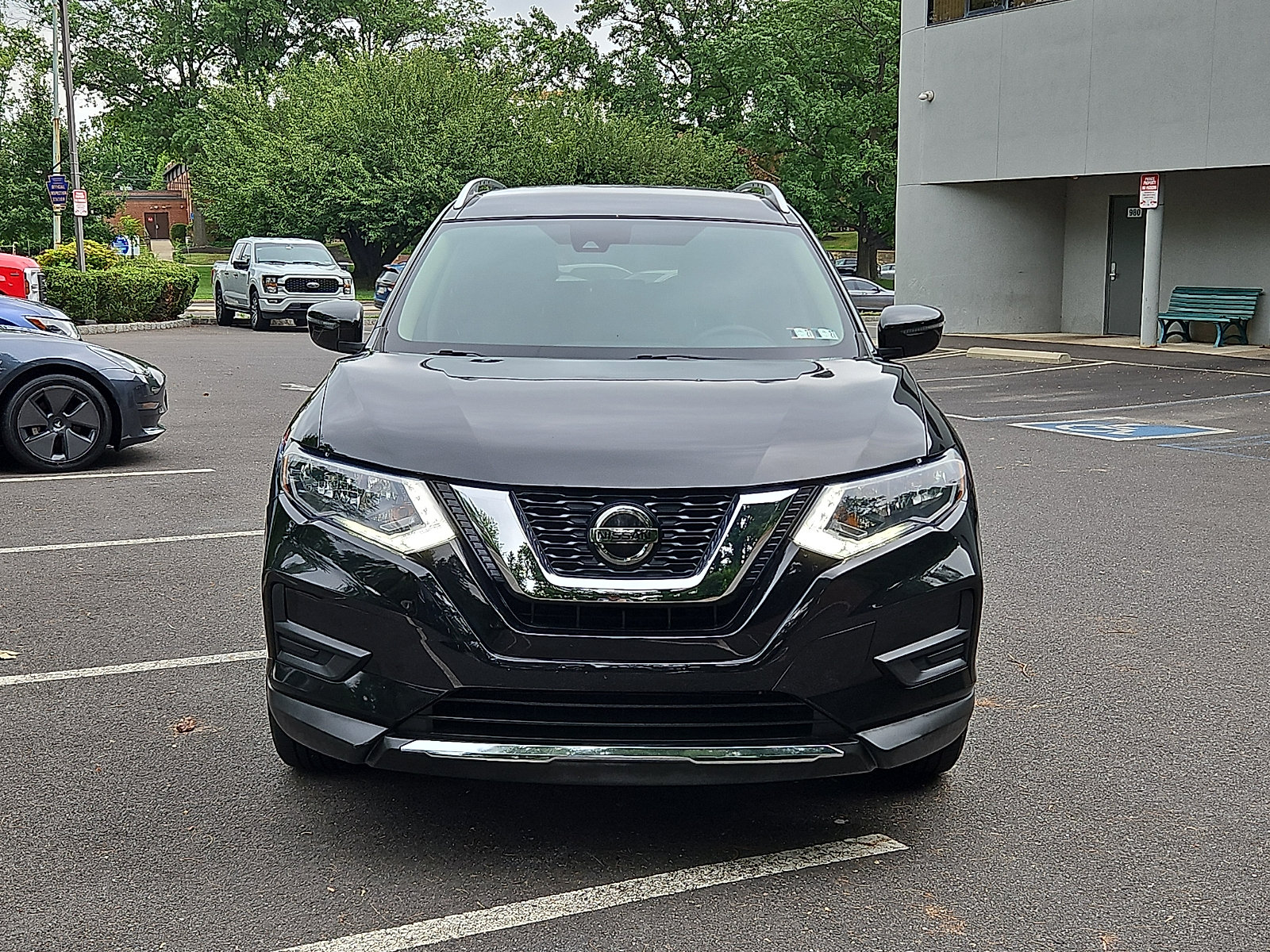 Certified 2019 Nissan Rogue SV AWD/4WD image 2