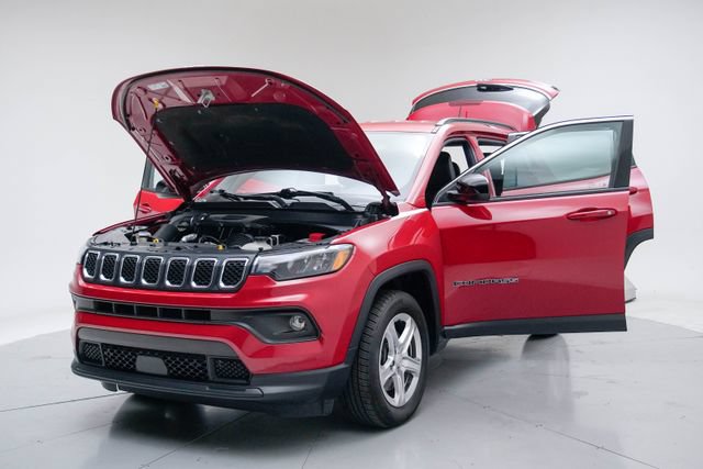 Used 2024 Jeep Compass Latitude AWD/4WD image 18
