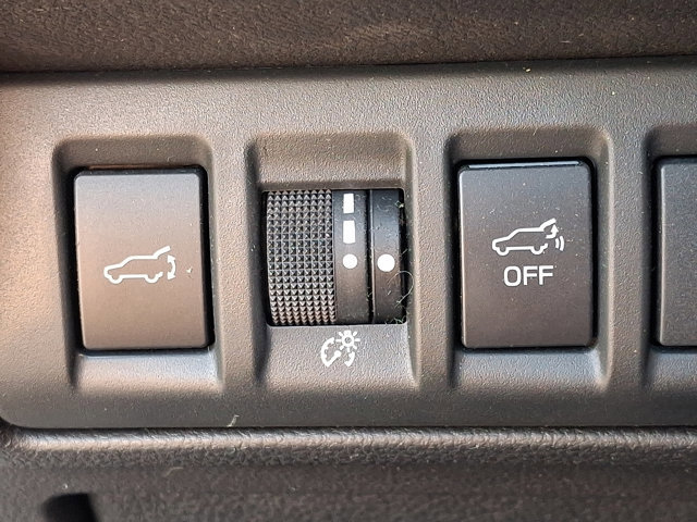 Used 2020 Subaru Outback Limited AWD/4WD image 25